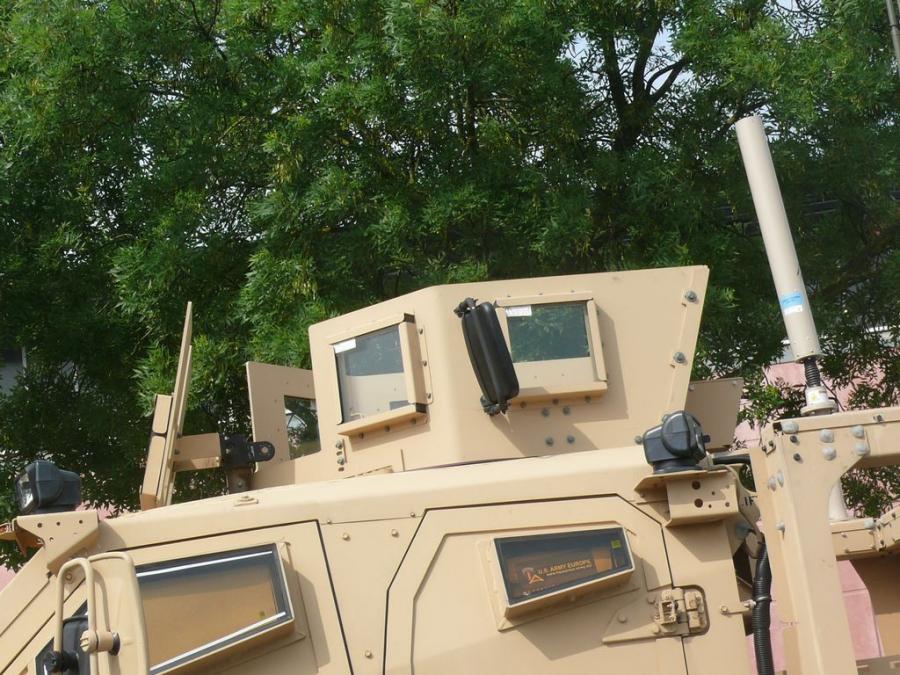 Детали экстерьера Oshkosh M-ATV 2009 года  (фото 34 из 676)